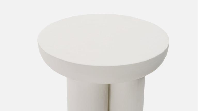 Bout de canapé RITA | Simplicity with a touch of elegance