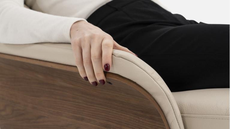 JULIO leather manual recliner | Comfort and elegance