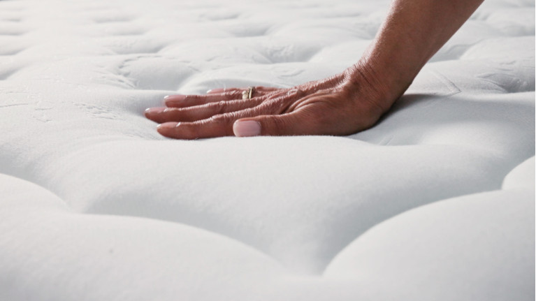 Matelas SUITE PLATINUM | Confort ferme et surmatelas au choix