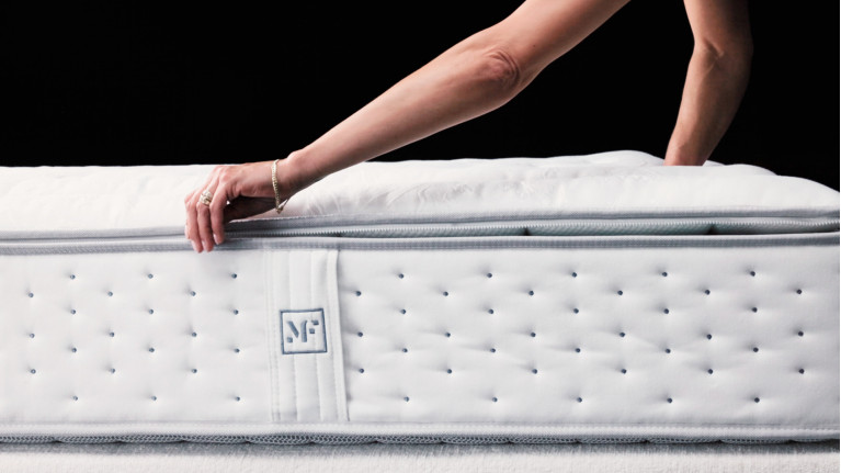 Matelas SUITE PLATINUM | Confort ferme et surmatelas au choix