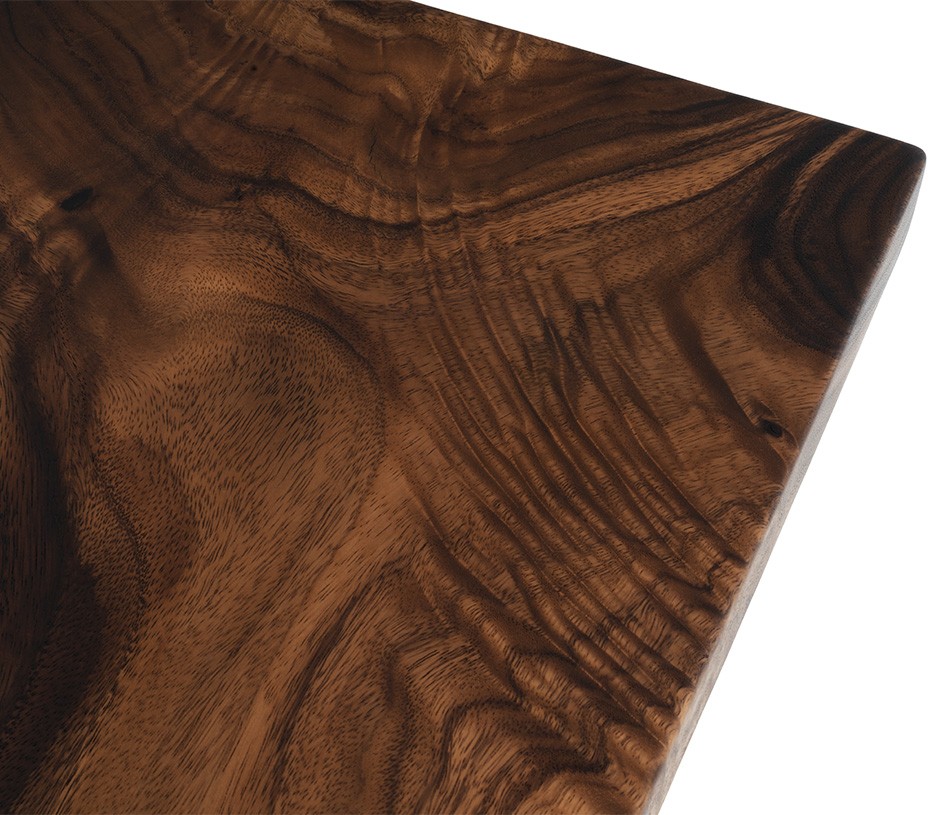 Table de repas UNIQUE - fentes et irrégularités creusées puis comblées avec une résine solide et transparente