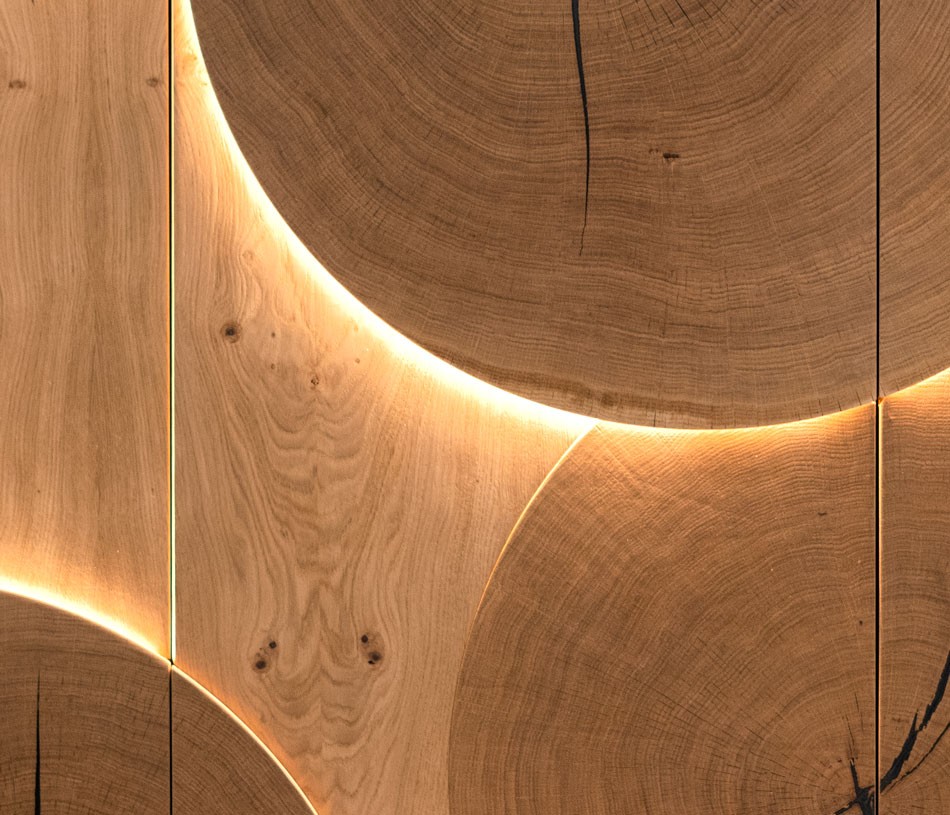 Buffet Equinoxe en bois - Un meuble haut de gamme avec lumière LED intégré.