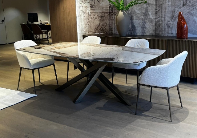 Tables et chaises de grande qualité à Montreal - Mobilier de France Canada